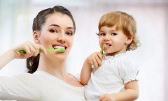 每天用牙线：清洁牙齿 预防心脑疾病