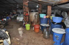 <b>四川彭山：男子在家自学制毒 刚能批量生产便落网</b>