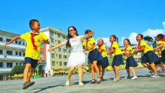 义务教育均衡发展 八桂儿女人人受益