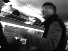 高铁上坐错座位死活不让 “霸座女”大闹车厢被拘7日