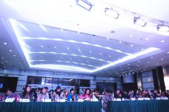 创新师德建设 爱与教育同行