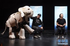 上海多媒体木偶剧《最后一头战象》登台国家大剧院