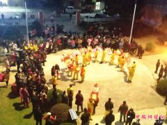 安徽棠溪镇：舞龙闹新春 欢欢喜喜过新年