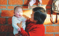 贫困户喜迁新居笑脸扬