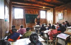 乡村代教潘平忠： “扶贫首先要扶教育”
