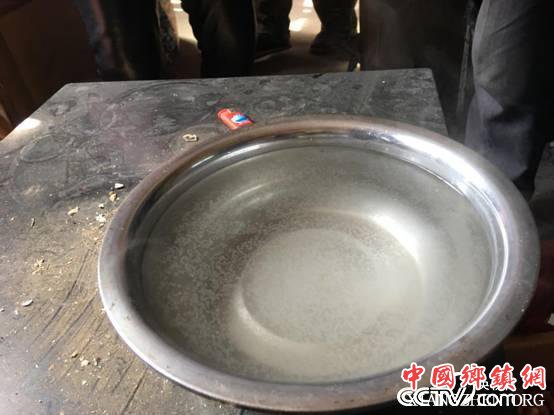 河北新乐“牛奶水”浇麦“绿茶水”浇树 官方介入调查