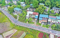 <b>广安华蓥：脱贫致富“跑”进小康</b>