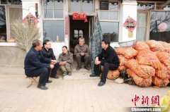 河北山坳里的贫困户“摘帽”记