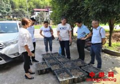 湖南衡阳市供销合作总社到泉湖镇小江村送鸡苗助农脱贫添动力