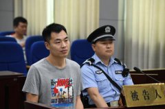 <b>20年后打老师案今宣判 被告人父亲：不接受刑事追责</b>