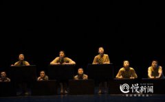 重庆大轰炸搬上舞台 群舞《纸飞机》