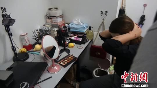 上海警方成功捣毁利用网络包装扮女神一诈骗团伙