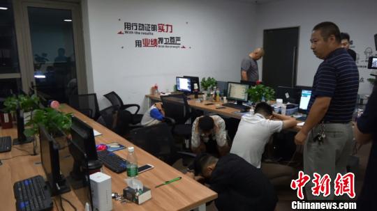 上海警方成功捣毁利用网络包装扮女神一诈骗团伙 上海警方成功捣毁利用网络包装扮女神一诈骗团伙