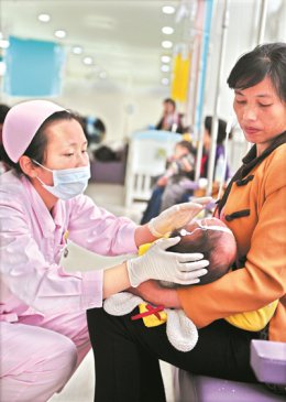 宝宝发烧 退烧药该如何选？