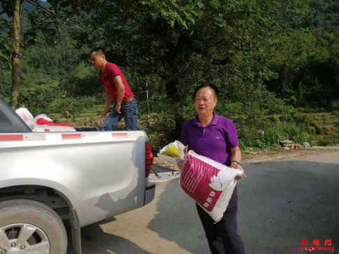 安徽贵池区梅街镇：扶贫重在谋路子，送钱不如送生产