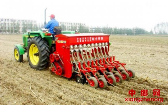 从畜拉人扛到智慧农机 农业机械化经历了什么？