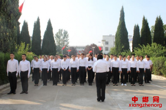 安徽省界首市芦村镇举行升国旗仪式