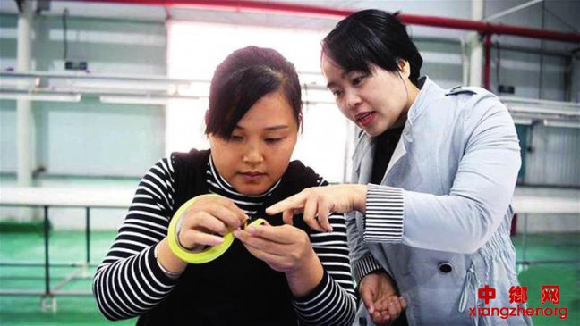 “扶贫车间”助力“造血式”脱贫