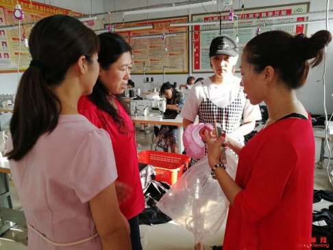 <b>安徽省亳州市蒙城县许疃镇：“巧媳妇”撑起扶贫半边天</b>