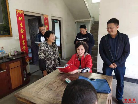 <b>安徽：市委书记王宏到贵池区牌楼镇调研  脱贫攻坚工作并走访贫困户</b>