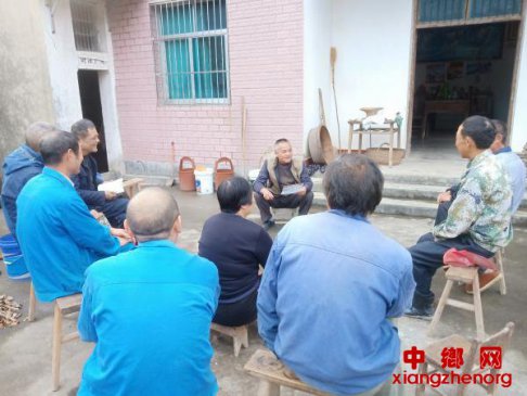 安徽棠溪镇双合村:把党课上进了农家院