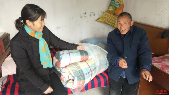 安徽：冬日送温暖 帮扶暖人心