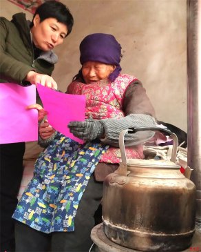 山东郯城：入户宣传预防“煤气中毒”知识