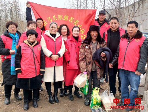 <b>山东郯城：低保户穿上“御寒衣”整个冬天不觉冷</b>