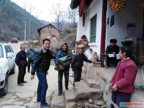 陕西洛南县 冬日帮扶送温暖 精准扶贫暖人心