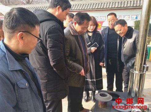 <b>山东郯城：政府补贴“买大单”农民享受冬取暖</b>