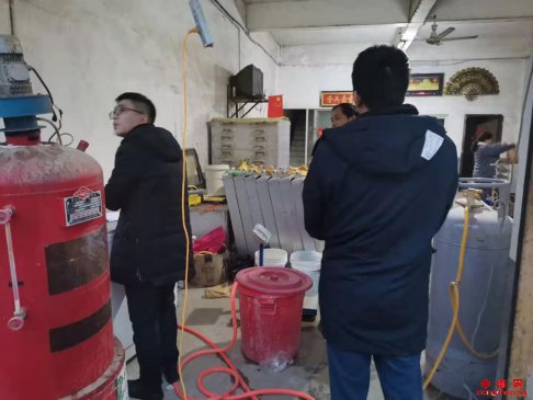 <b>安徽：古城镇禁燃禁放不留死角</b>