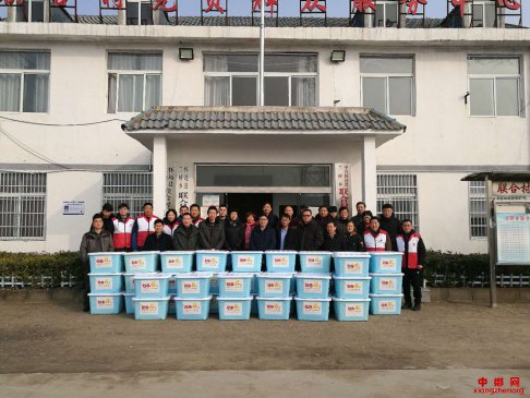 <b>安徽省蚌埠市卫健委组织干部慰问怀远县联合村贫困户</b>