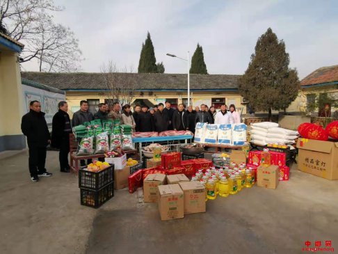 <b>安徽：情暖夕阳红 欢乐过大年</b>