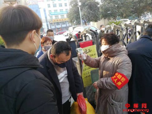 <b>刘明粉：战“疫”路上  无畏逆行的老党员</b>