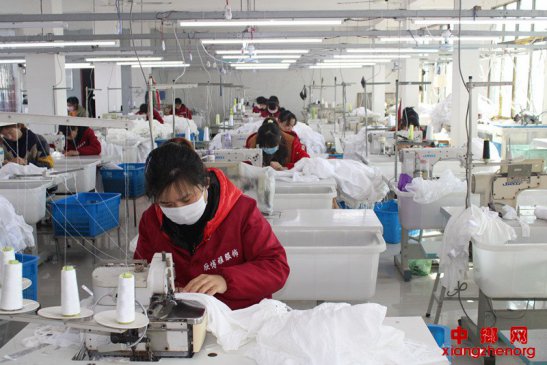 <b>忙生产 赶订单</b>