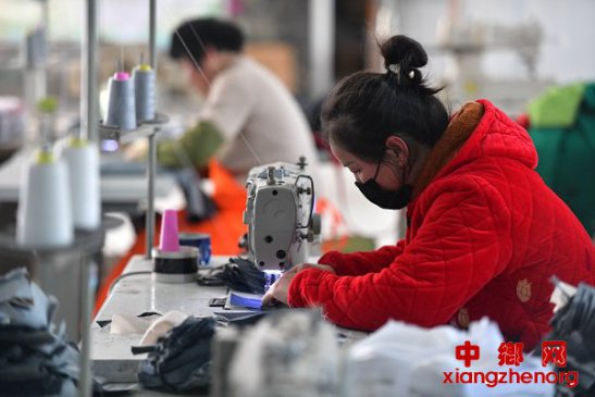 安徽颍东：家门口就业促增收