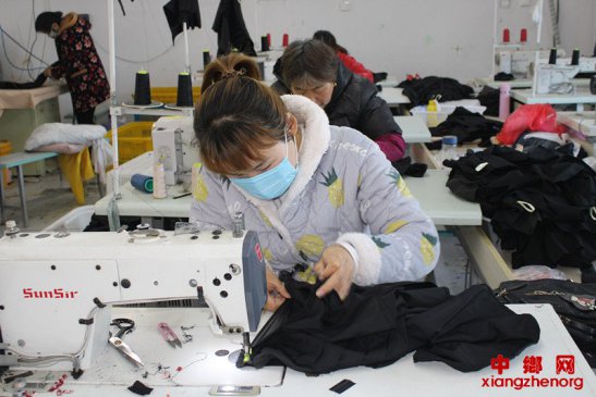 扶贫车间生产忙
