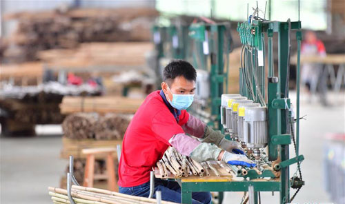 <b>广西融安：粤桂扶贫车间助力脱贫攻坚</b>