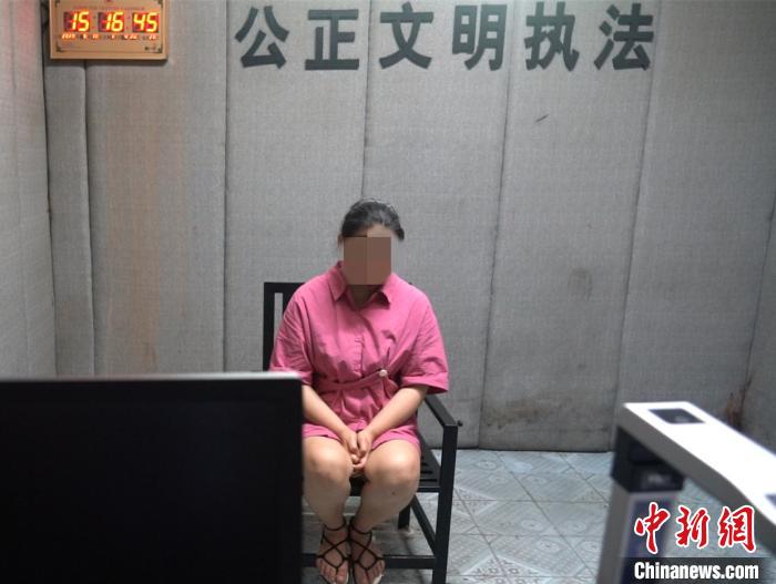 一人分饰三角警方破获的这起诈骗案情节堪比电影