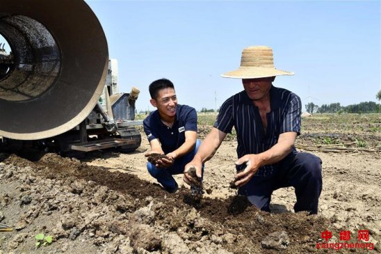 山东夏津：返乡创业养蚯蚓 搭起脱贫致富桥