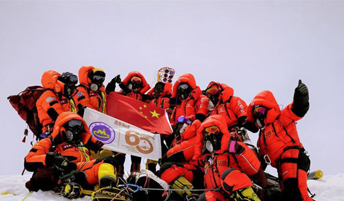 <b>再次登顶珠峰，彰显中国人的精气神</b>