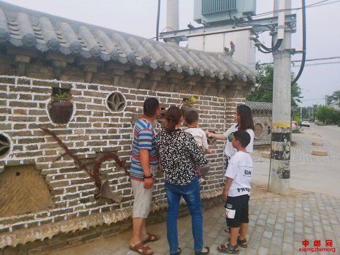 <b>安徽省亳州谯城区：民俗文化“挂”墙梢  新村还是“老味道”</b>