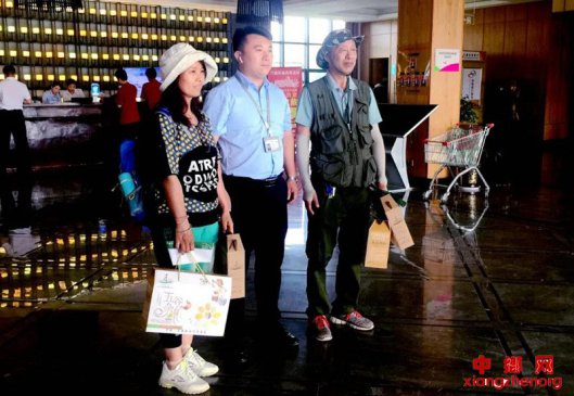 山东：临沂摄影师有大爱 采风途中勇救游客脱险