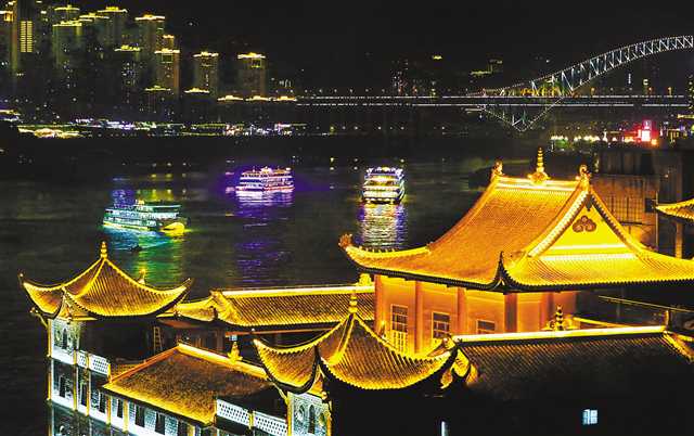 <b>连点成线 两江游推出新线路</b>