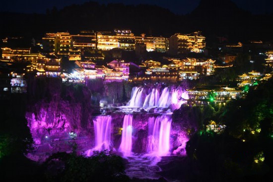 <b>夏夜古镇美</b>