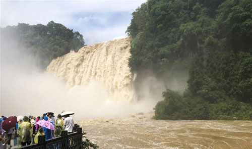 <b>贵州黄果树瀑布迎来今年入汛最大水量</b>