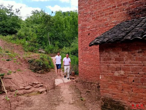 <b>湖南省衡南县泉湖镇扎实开展建档立卡贫困户住房安全有保障核验工作</b>