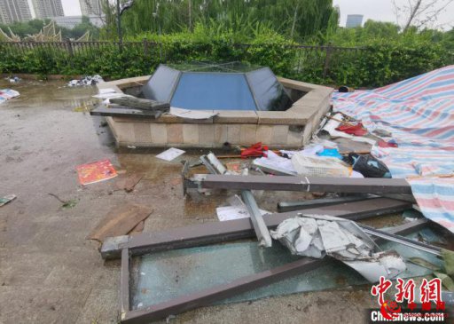 纪委监委介入：南京秦淮河河堤内违建餐厅被一夜夷平