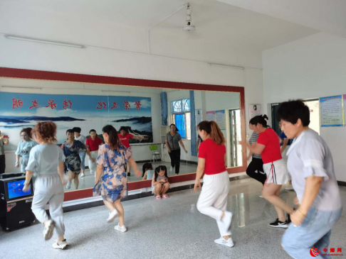 安徽省刘集镇：开展广场舞培训活动，丰富群众业余文化生活