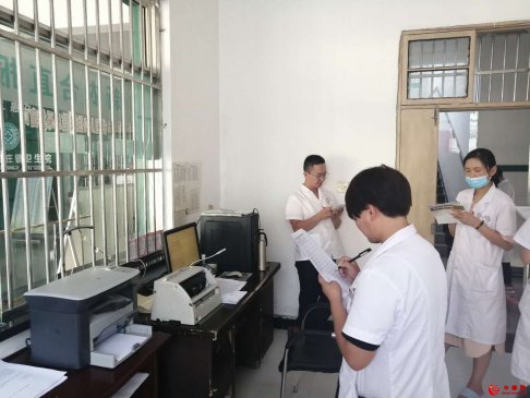 <b>安徽阜阳颍东区枣庄镇开展文明创建检查评比</b>